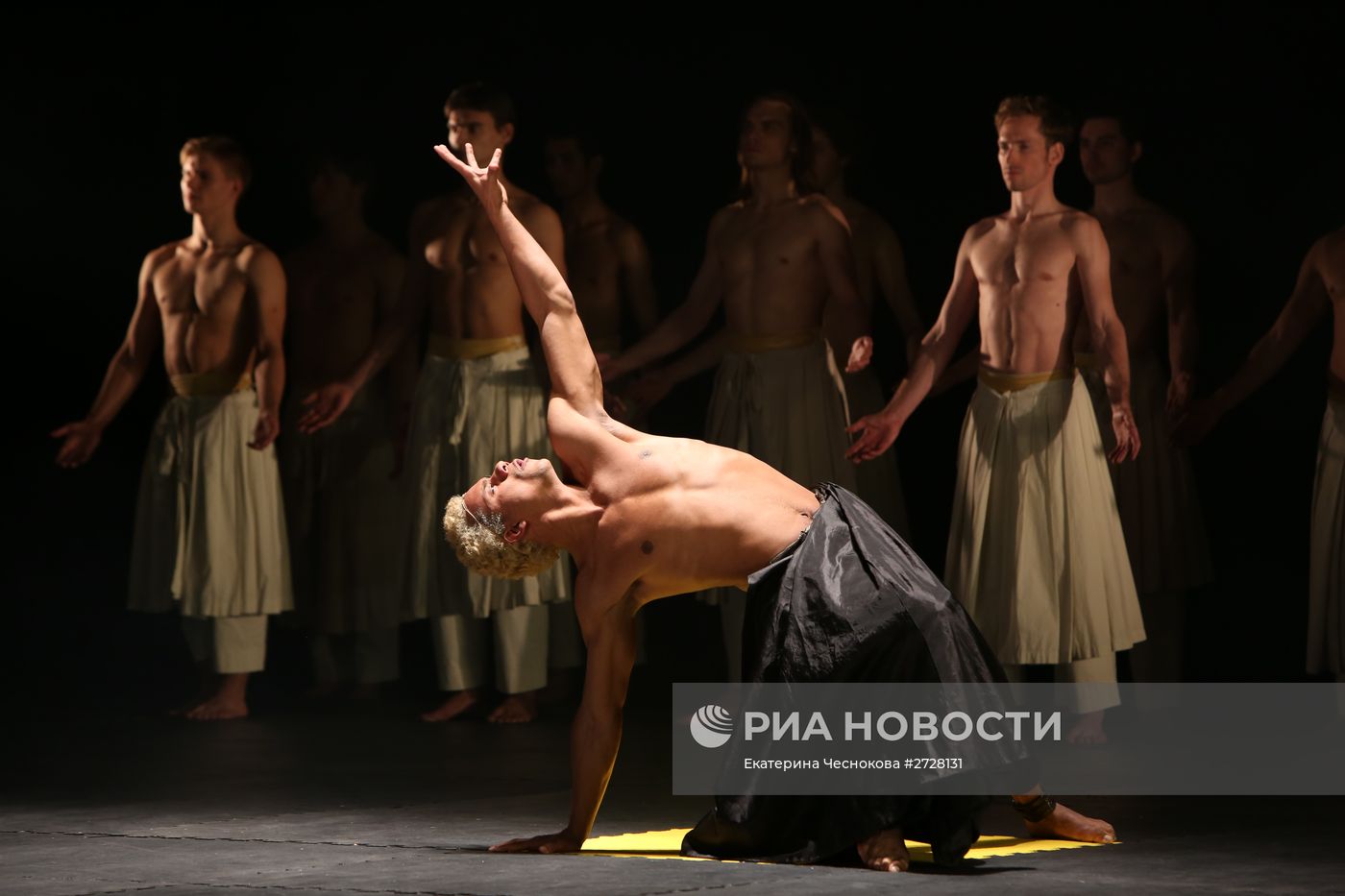 Премьера спектакля "Федра" по пьесе М.Цветаевой, приуроченная к Дню Рождению Р.Виктюка