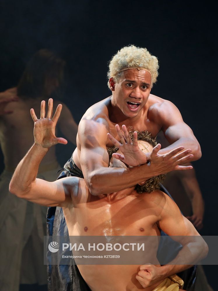 Премьера спектакля "Федра" по пьесе М.Цветаевой, приуроченная к Дню Рождению Р.Виктюка