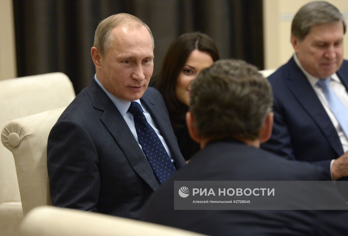 Президент РФ В.Путин встретился с экс президентом Франции Н.Саркози