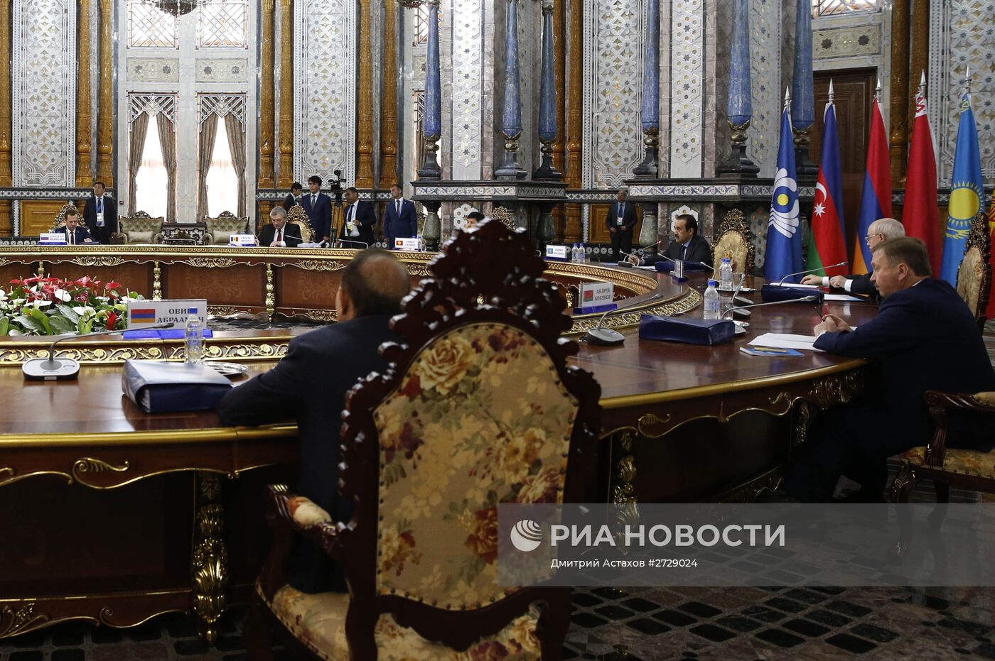 Премьер-министр РФ Д.Медведев принимает участие в заседании Совета глав правительств СНГ в Душанбе