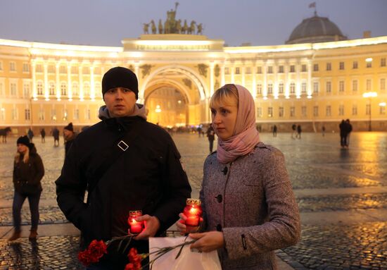 Акция памяти жертв крушения А-321 в Санкт-Петербурге