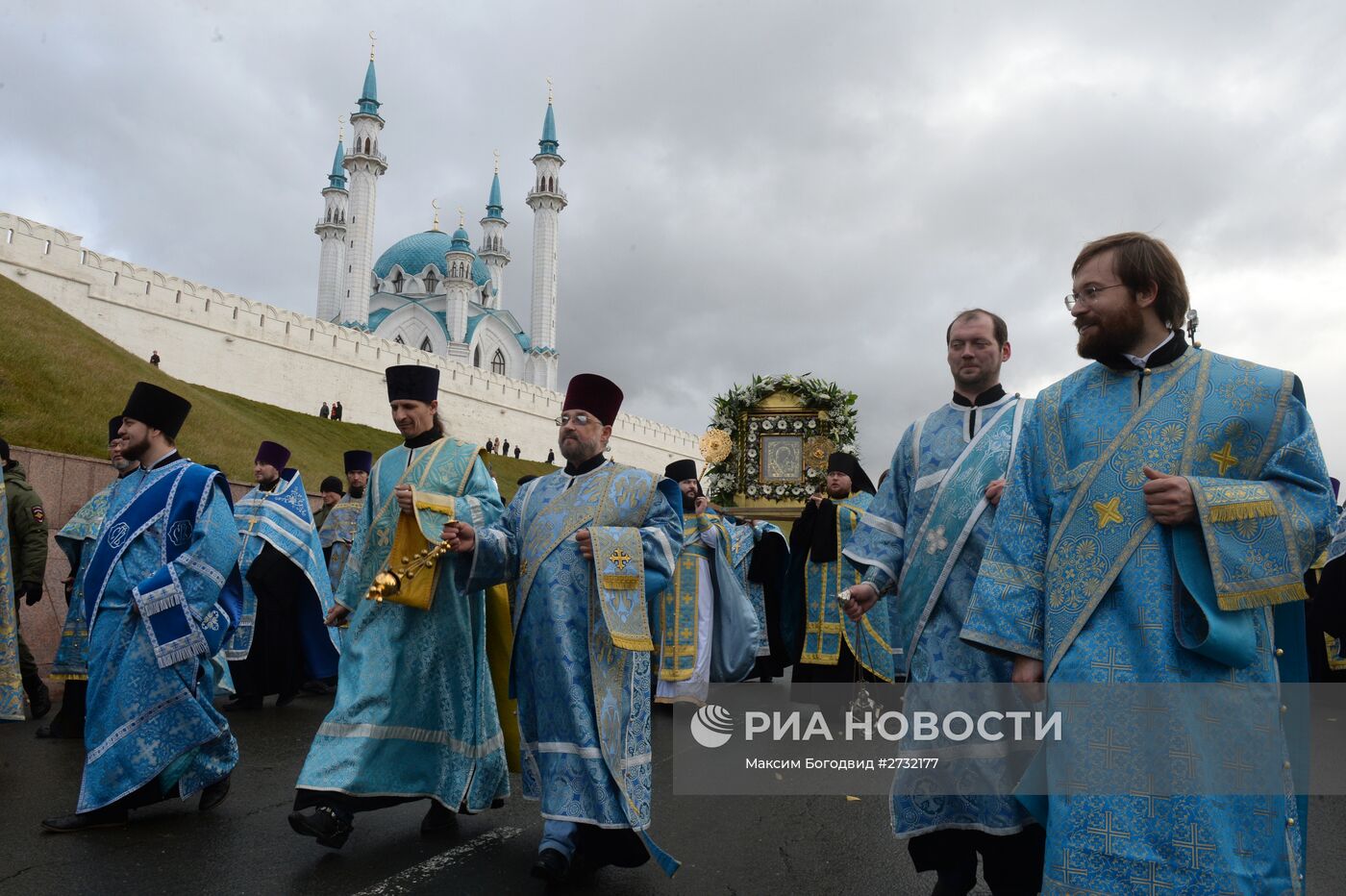 Крестный ход в честь праздника Казанской иконы Божьей Матери в городах России