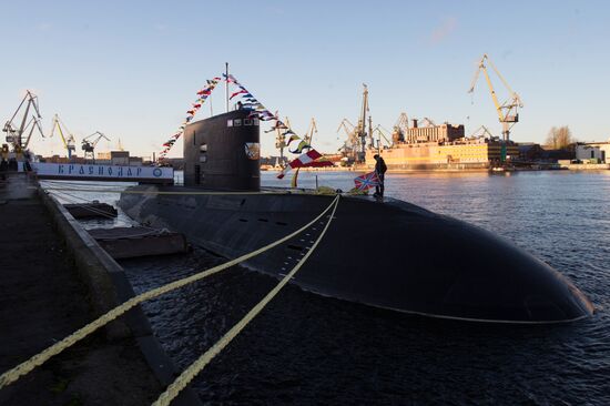 Передача подводной лодки "Краснодар" Военно-Морскому Флоту России