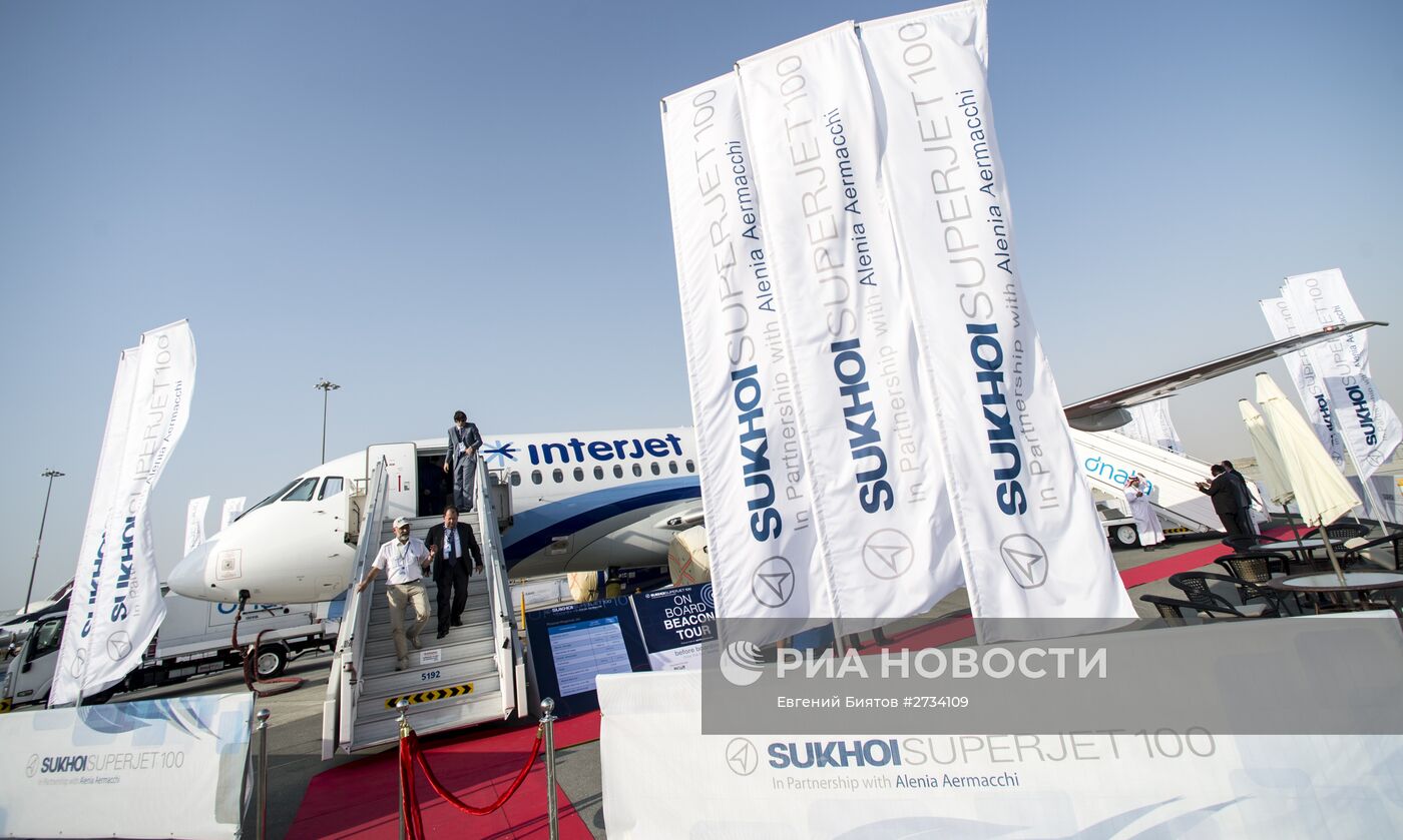Международная авиационно-космическая выставка "Dubai Airshow-2015". День первый