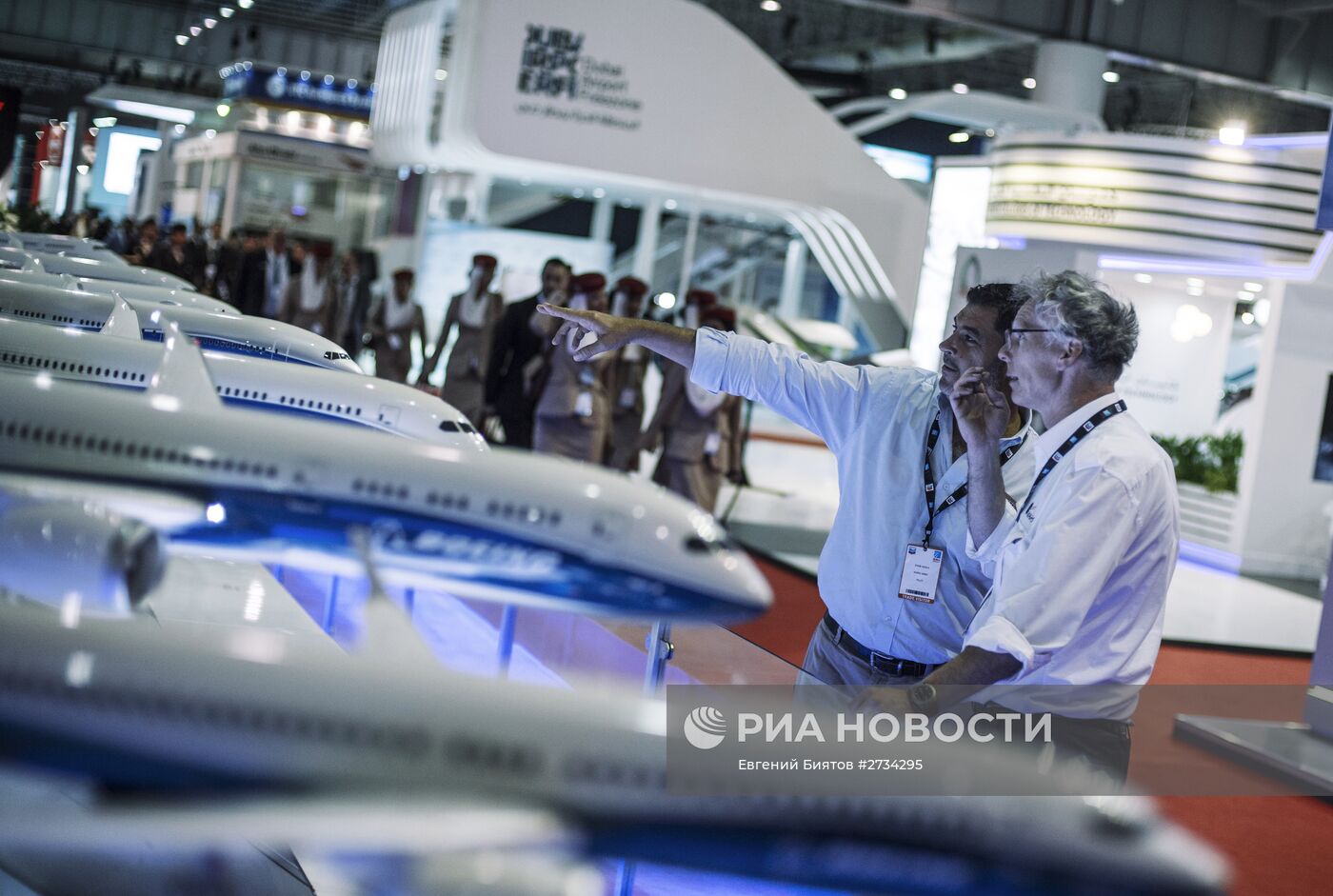 Международная авиационно-космическая выставка "Dubai Airshow-2015". День первый