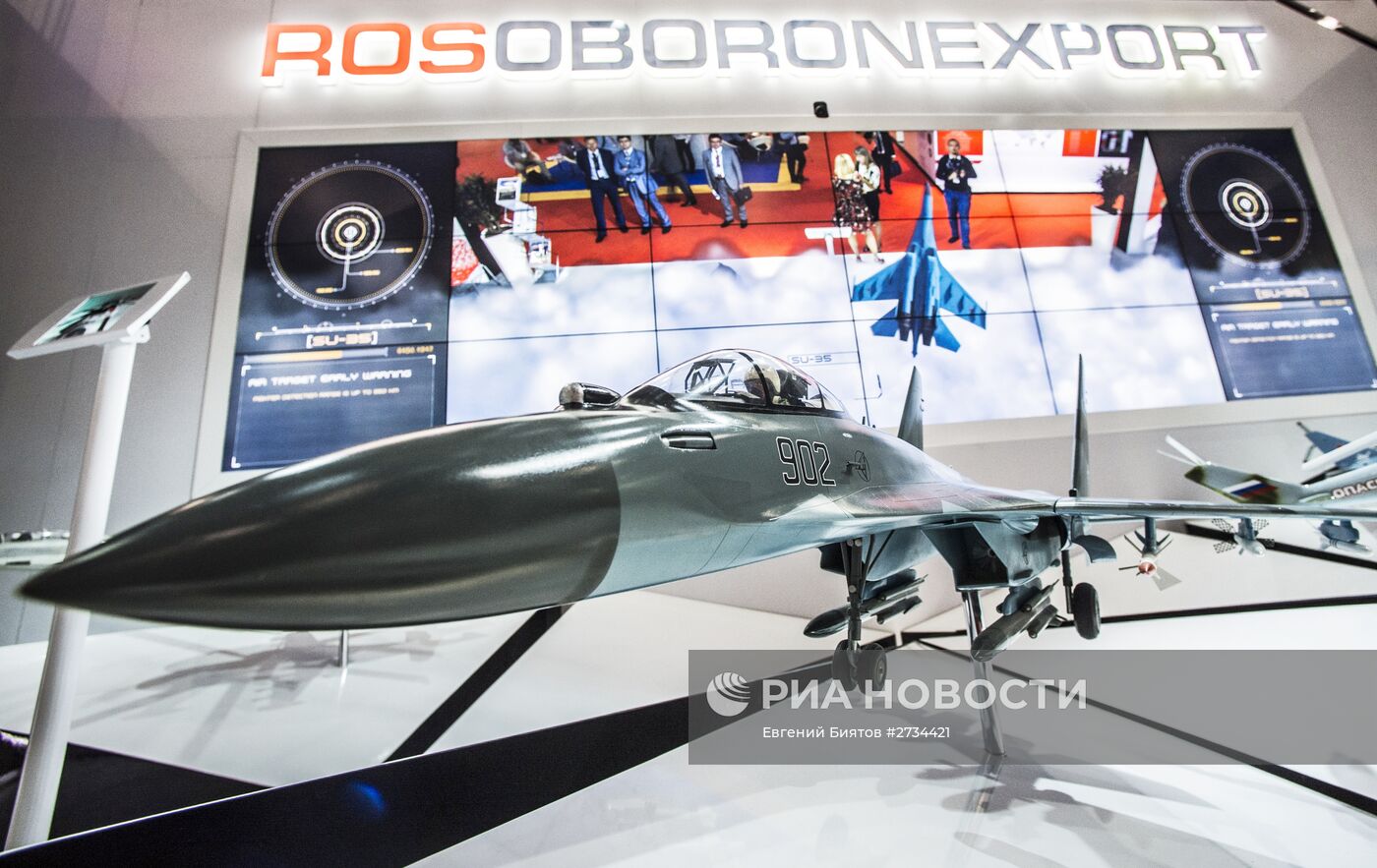 Международная авиационно-космическая выставка "Dubai Airshow-2015. День второй