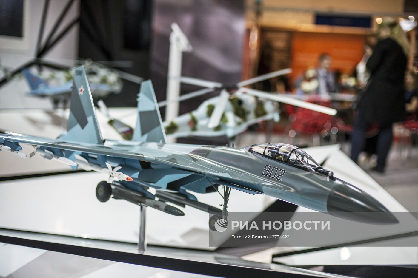 Международная авиационно-космическая выставка "Dubai Airshow-2015. День второй