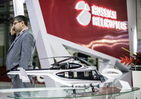 Международная авиационно-космическая выставка "Dubai Airshow-2015. День второй