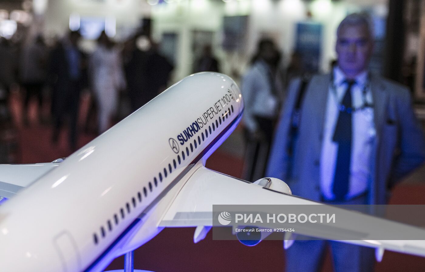 Международная авиационно-космическая выставка "Dubai Airshow-2015. День второй