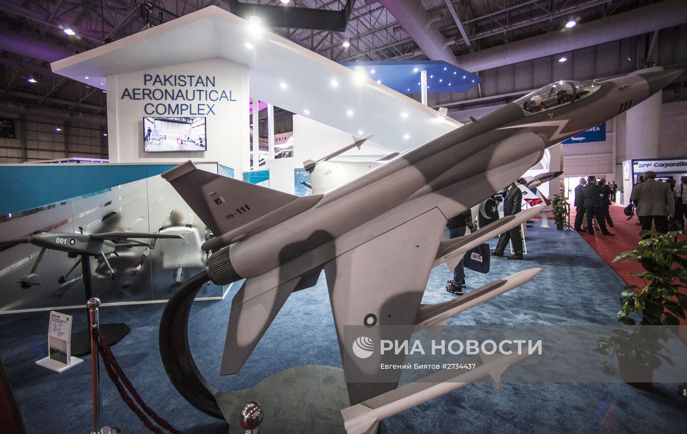 Международная авиационно-космическая выставка "Dubai Airshow-2015. День второй