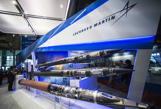 Международная авиационно-космическая выставка "Dubai Airshow-2015. День второй