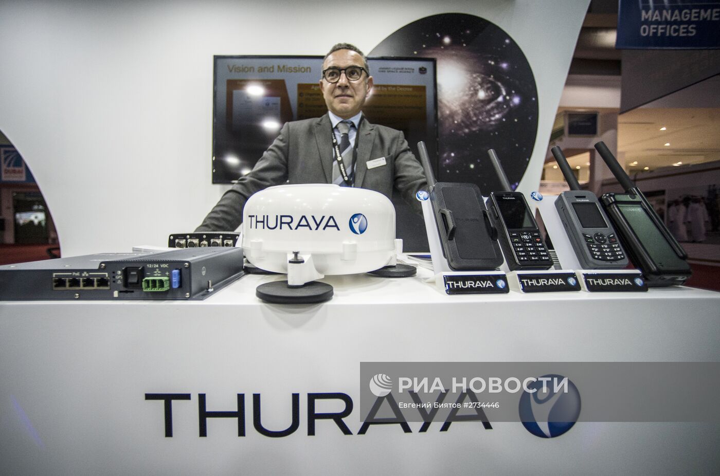 Международная авиационно-космическая выставка "Dubai Airshow-2015. День второй