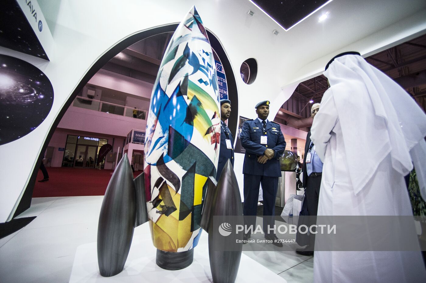 Международная авиационно-космическая выставка "Dubai Airshow-2015. День второй