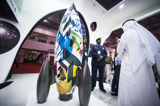 Международная авиационно-космическая выставка "Dubai Airshow-2015. День второй