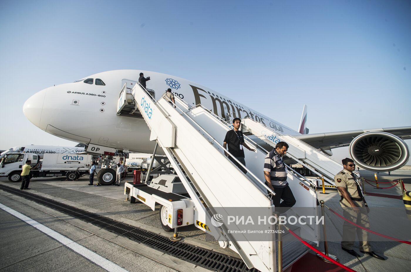 Международная авиационно-космическая выставка "Dubai Airshow-2015. День второй
