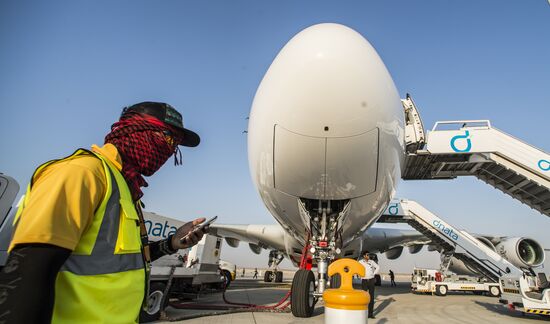 Международная авиационно-космическая выставка "Dubai Airshow-2015. День второй