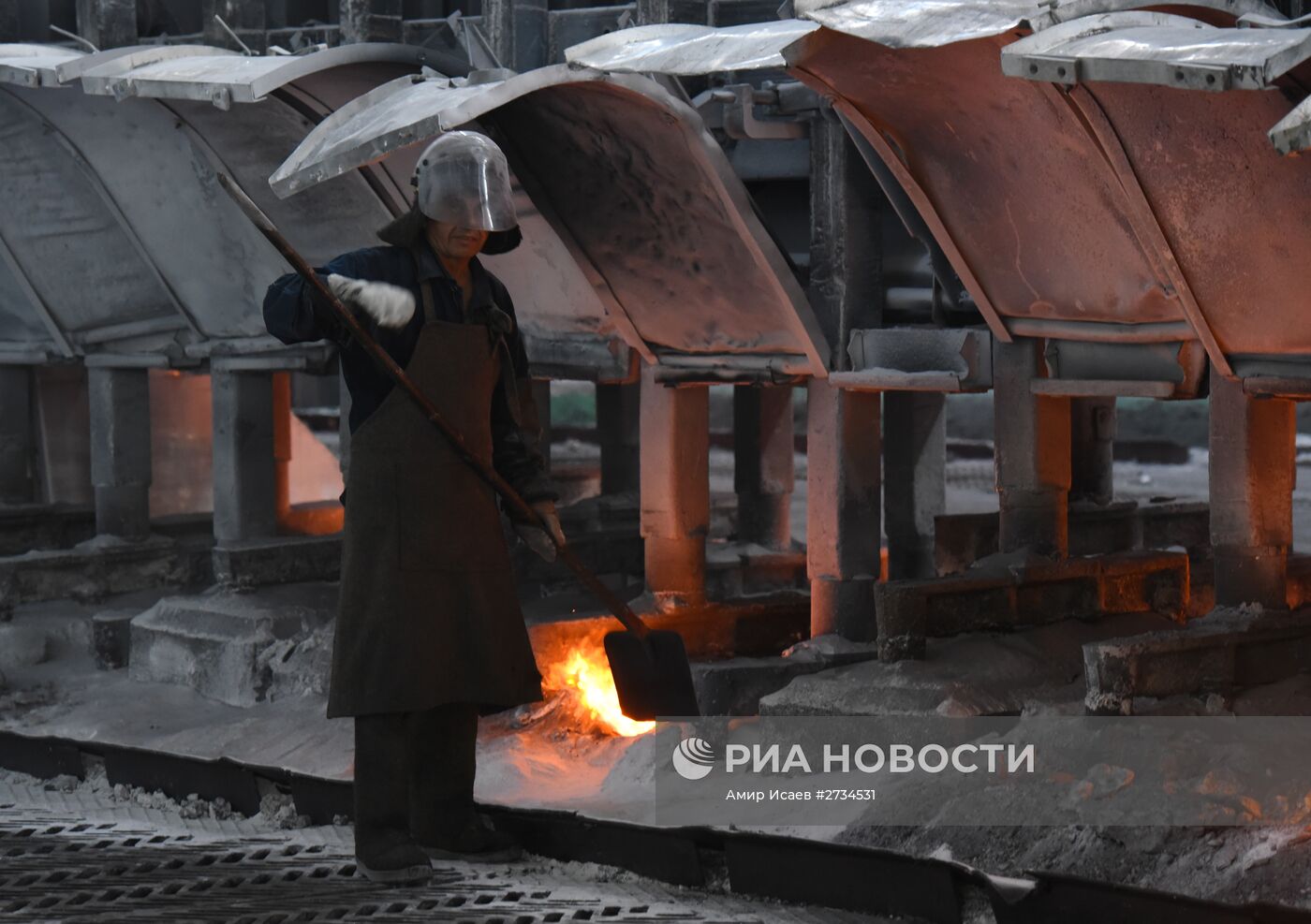 Производство алюминия на Таджикском алюминиевом заводе