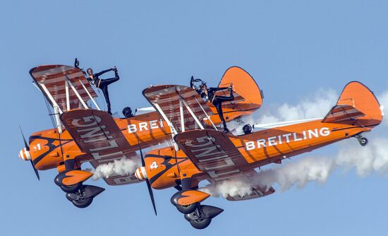 Международная авиационно-космическая выставка "Dubai Airshow-2015. День второй