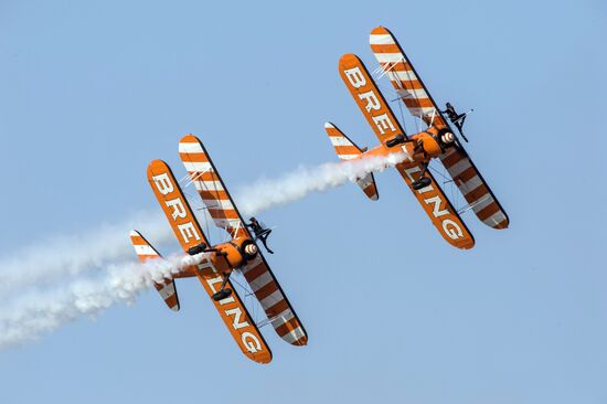 Международная авиационно-космическая выставка "Dubai Airshow-2015. День второй