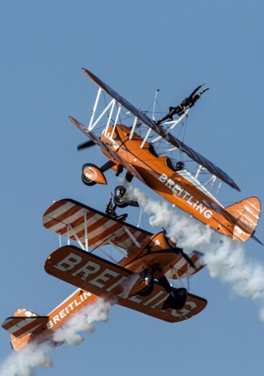 Международная авиационно-космическая выставка "Dubai Airshow-2015. День второй