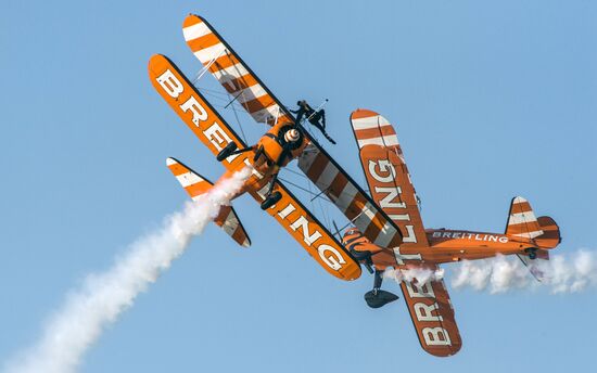 Международная авиационно-космическая выставка "Dubai Airshow-2015. День второй
