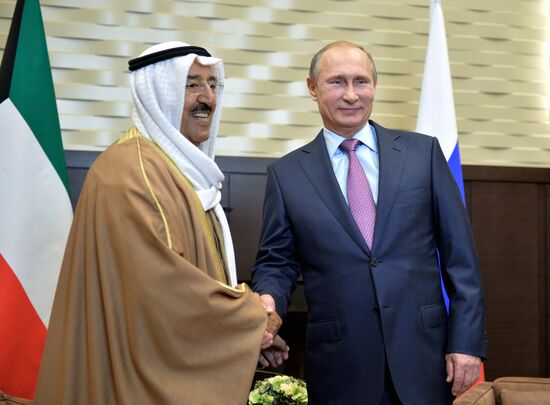 Президент РФ В. Путин встретился с эмиром Кувейта С. аль-Ахмедом ас-Сабахом
