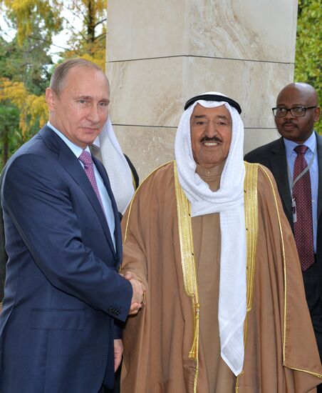 Президент РФ В. Путин встретился с эмиром Кувейта С. аль-Ахмедом ас-Сабахом