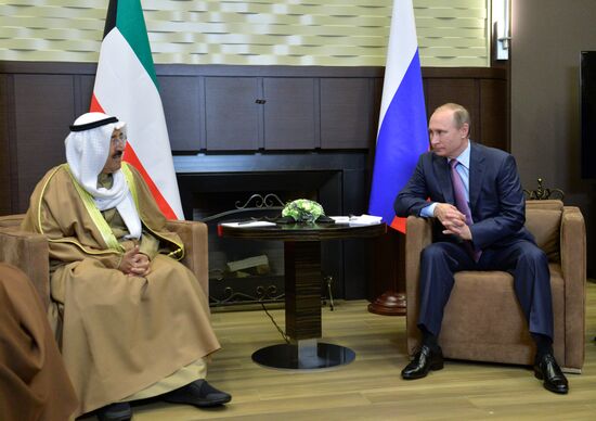 Президент РФ В. Путин встретился с эмиром Кувейта С. аль-Ахмедом ас-Сабахом