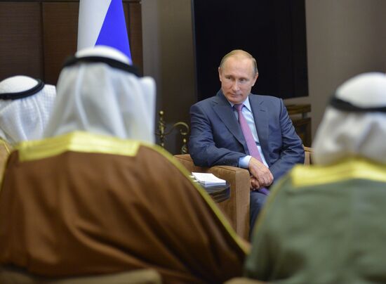 Президент РФ В. Путин встретился с эмиром Кувейта С. аль-Ахмедом ас-Сабахом