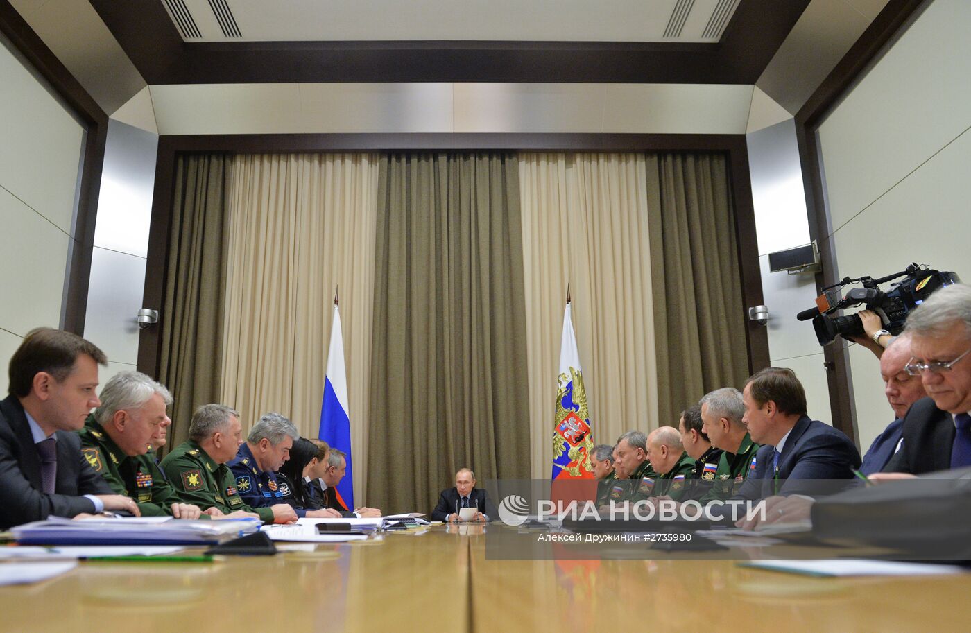 Президент РФ В.Путин провел в Сочи совещание по развитию Вооруженных Сил РФ