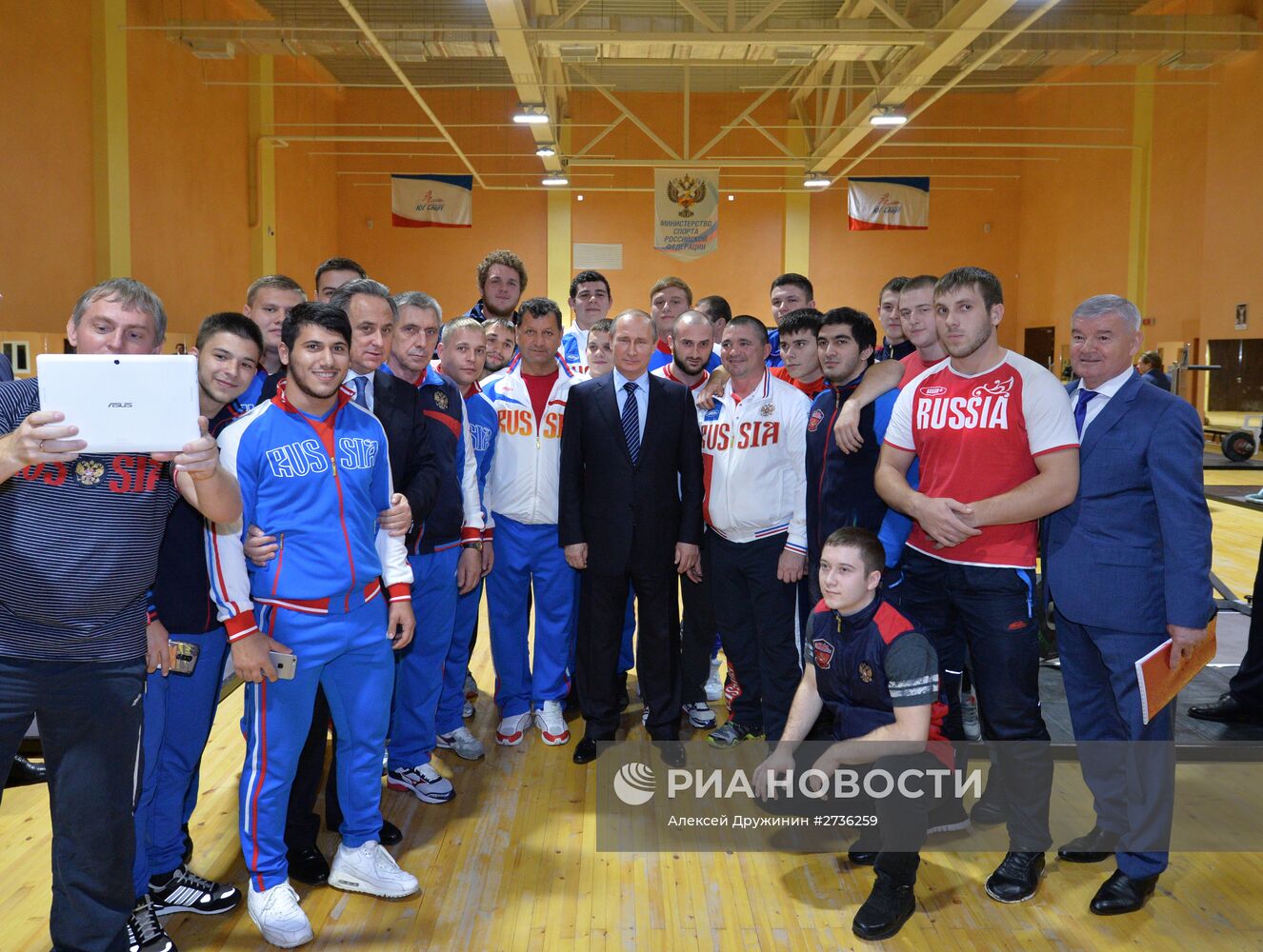 Президент РФ В.Путин провел совещание по подготовке к Олимпиаде-2016 в Бразилии