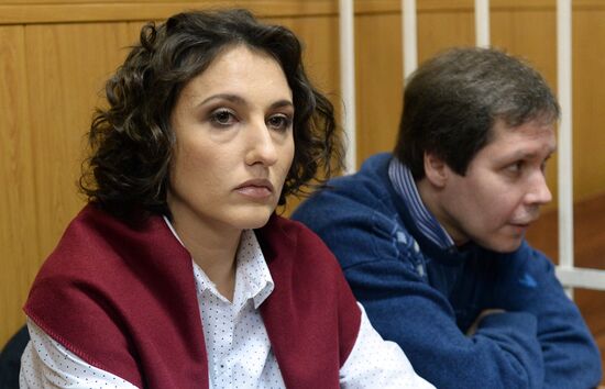 Рассмотрение дела в отношении В.Павленко, обвиняемой в краже собаки-поводыря у незрячей певицы Ю.Дьяковой