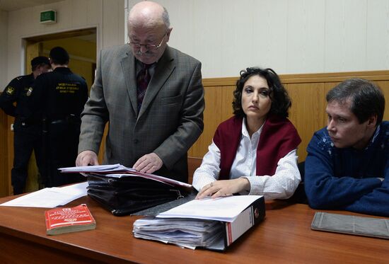 Рассмотрение дела в отношении В.Павленко, обвиняемой в краже собаки-поводыря у незрячей певицы Ю.Дьяковой