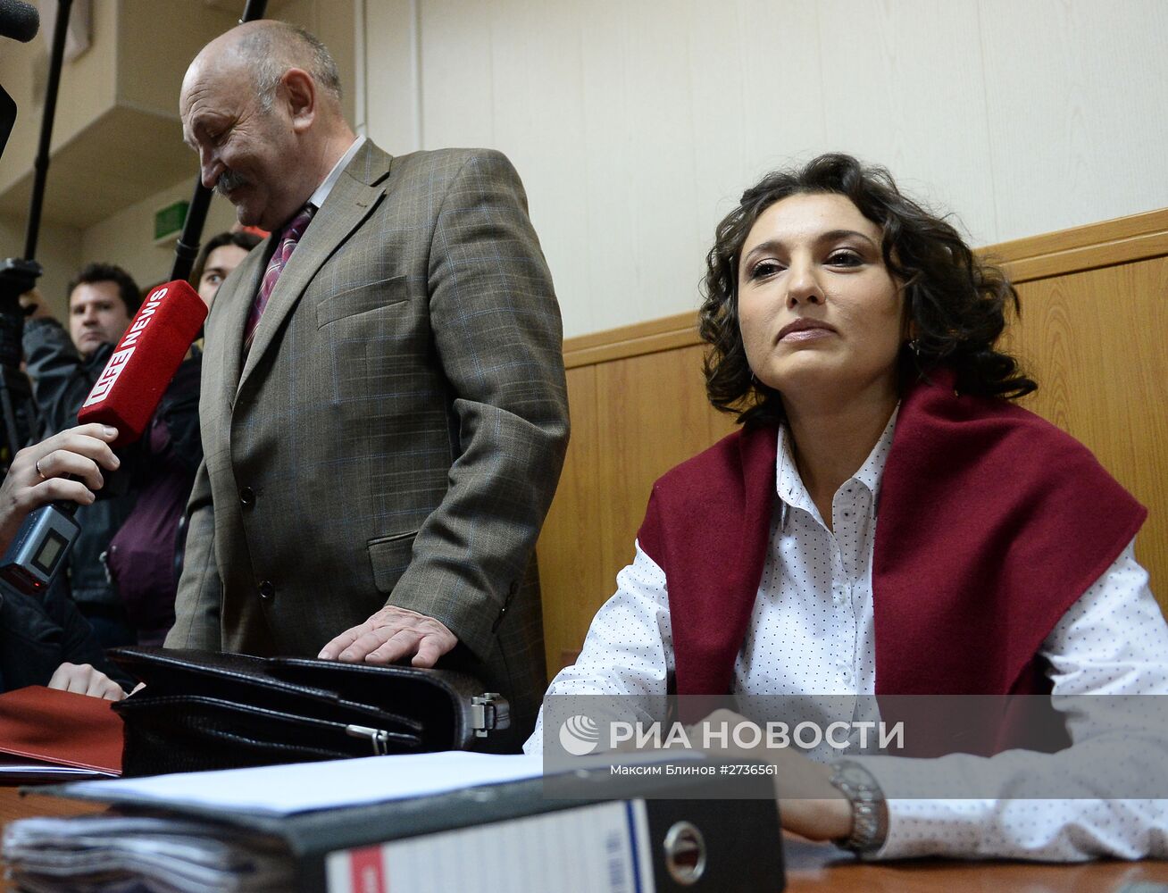 Рассмотрение дела в отношении В.Павленко, обвиняемой в краже собаки-поводыря у незрячей певицы Ю.Дьяковой