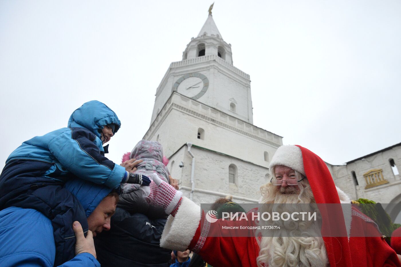 Санта-Клаус встретился с Татарским Дедом Морозом Кыш Бабаем в Казани