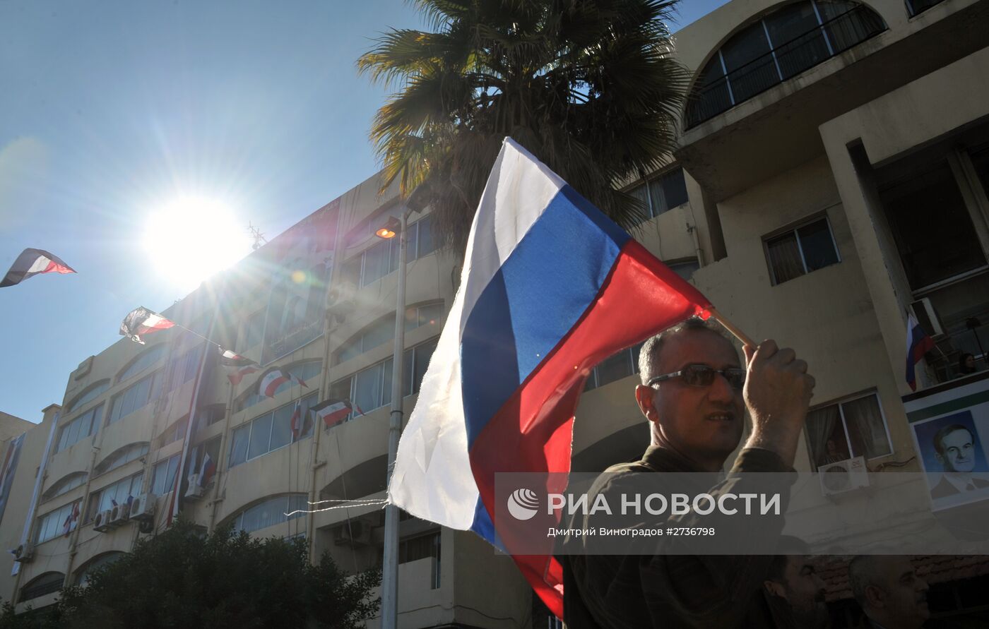 Митинг в поддержку операции российской авиагруппы прошел в городе Тартус