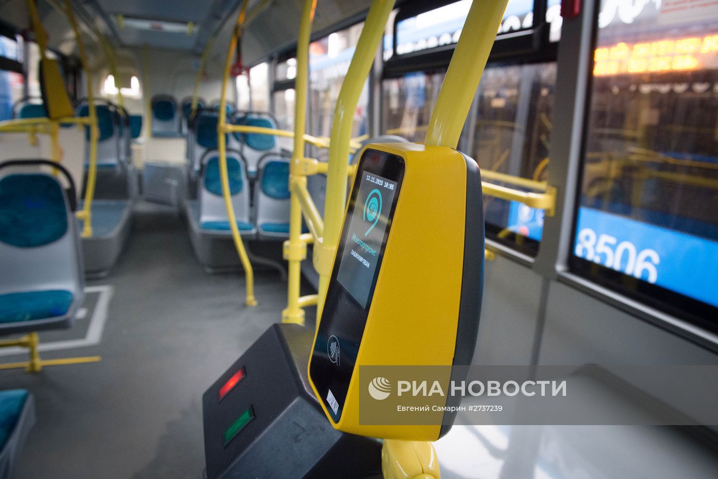 Мэр Москвы С.Собянин осмотрел новые автобусы МУП "Мосгортранс"
