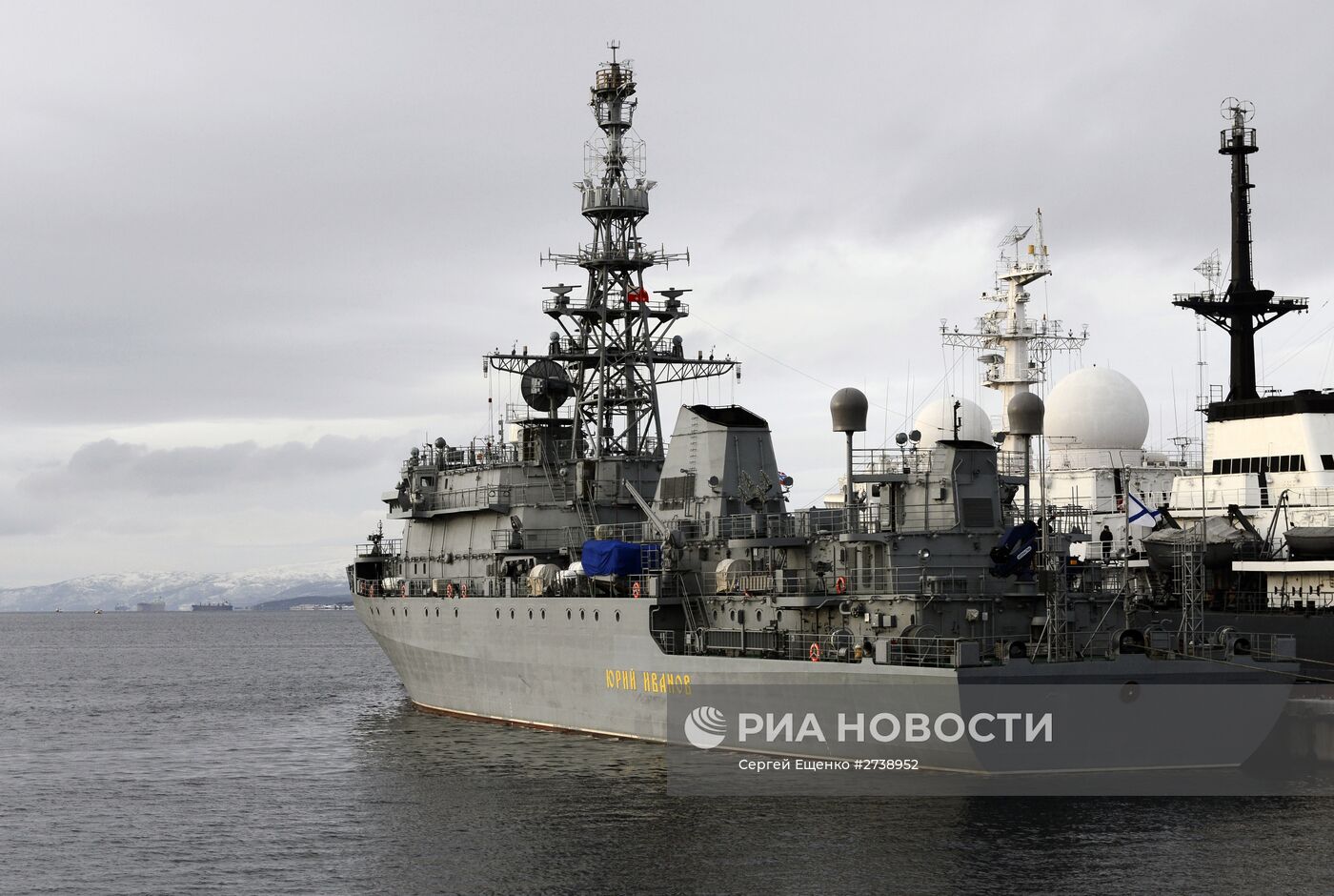 Прибытие нового специального судна связи "Юрий Иванов" в Североморск
