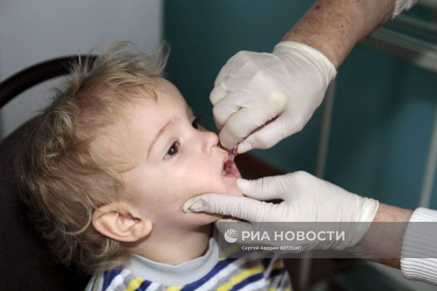 Вакцинация детей от полиомиелита в Донецке