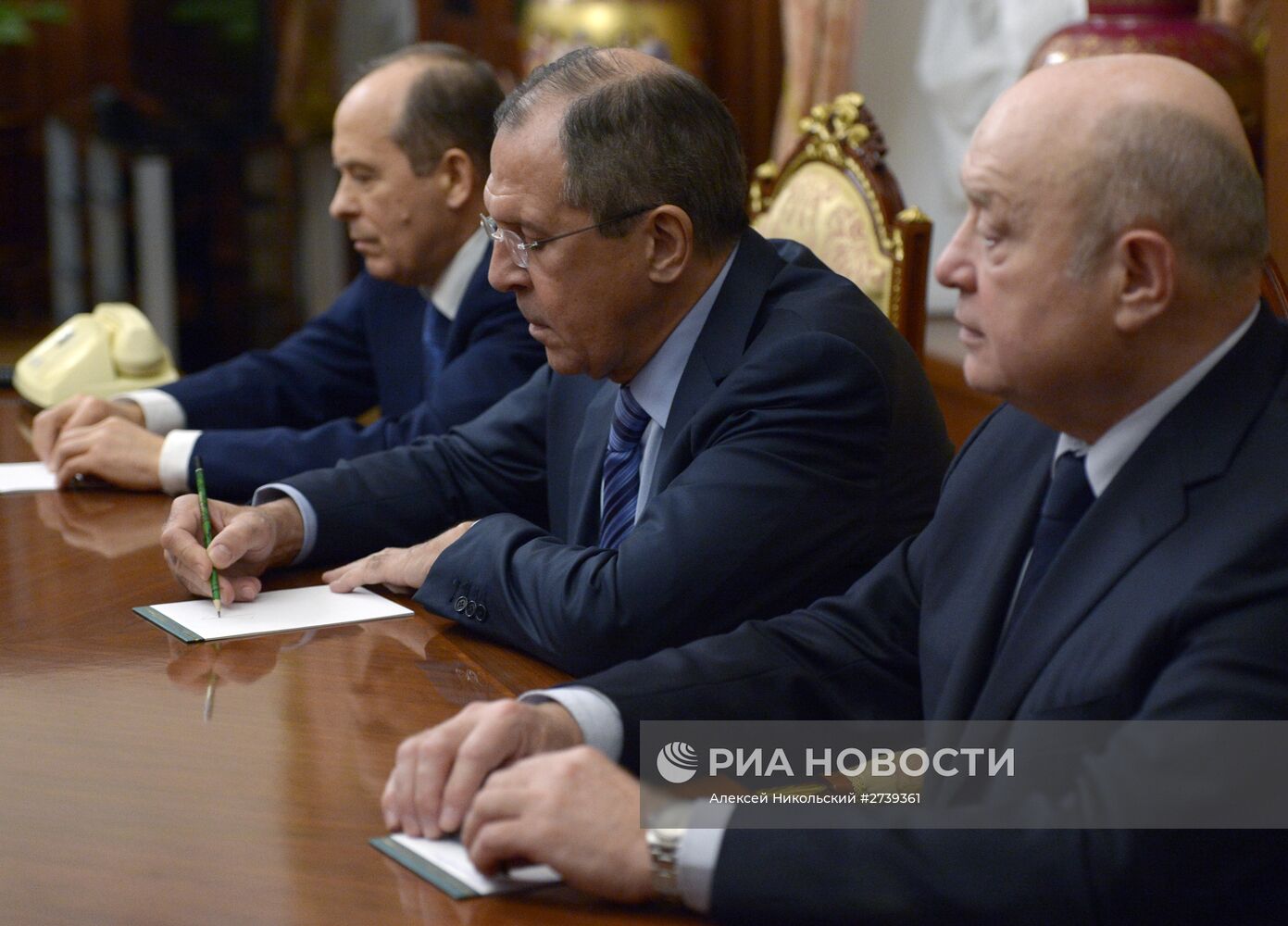 Президент РФ В.Путин провел совещание в Кремле