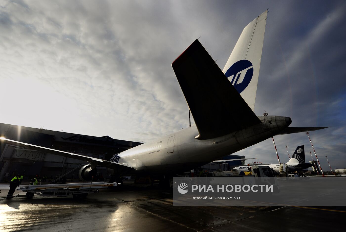 Первый рейс авиакомпании Utair по маршруту Владивосток — Москва