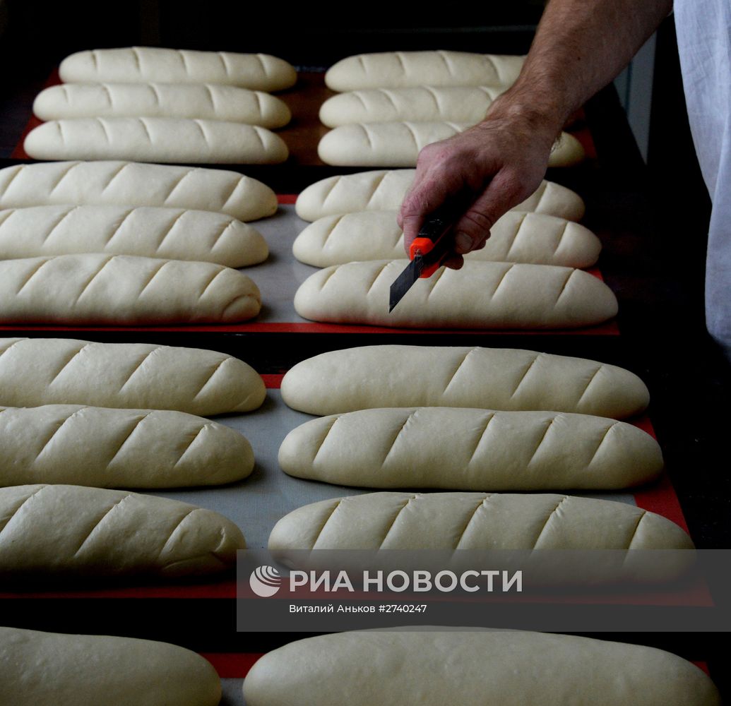 Работа пекарни при храме в честь Спиридона Тримифунтского во Владивостоке