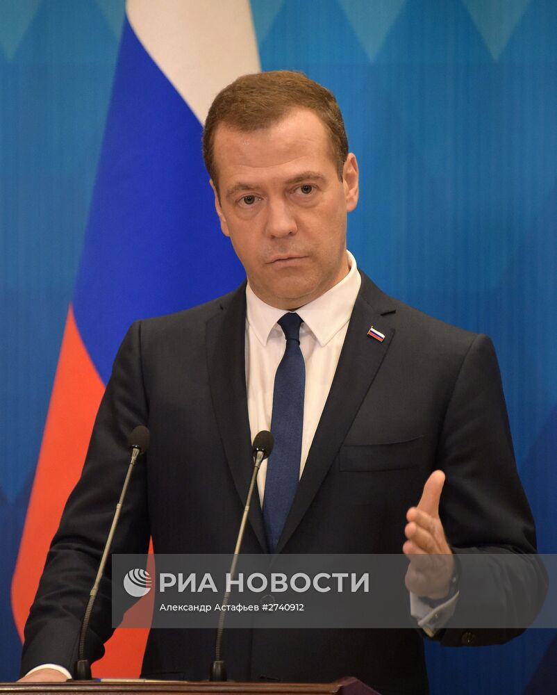 Председатель правительства РФ Д.Медведев принимает участие в форуме АТЭС на Филиппинах. Второй день