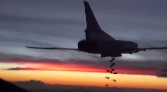 Боевые пуски крылатых ракет по объектам ИГ в Сирии