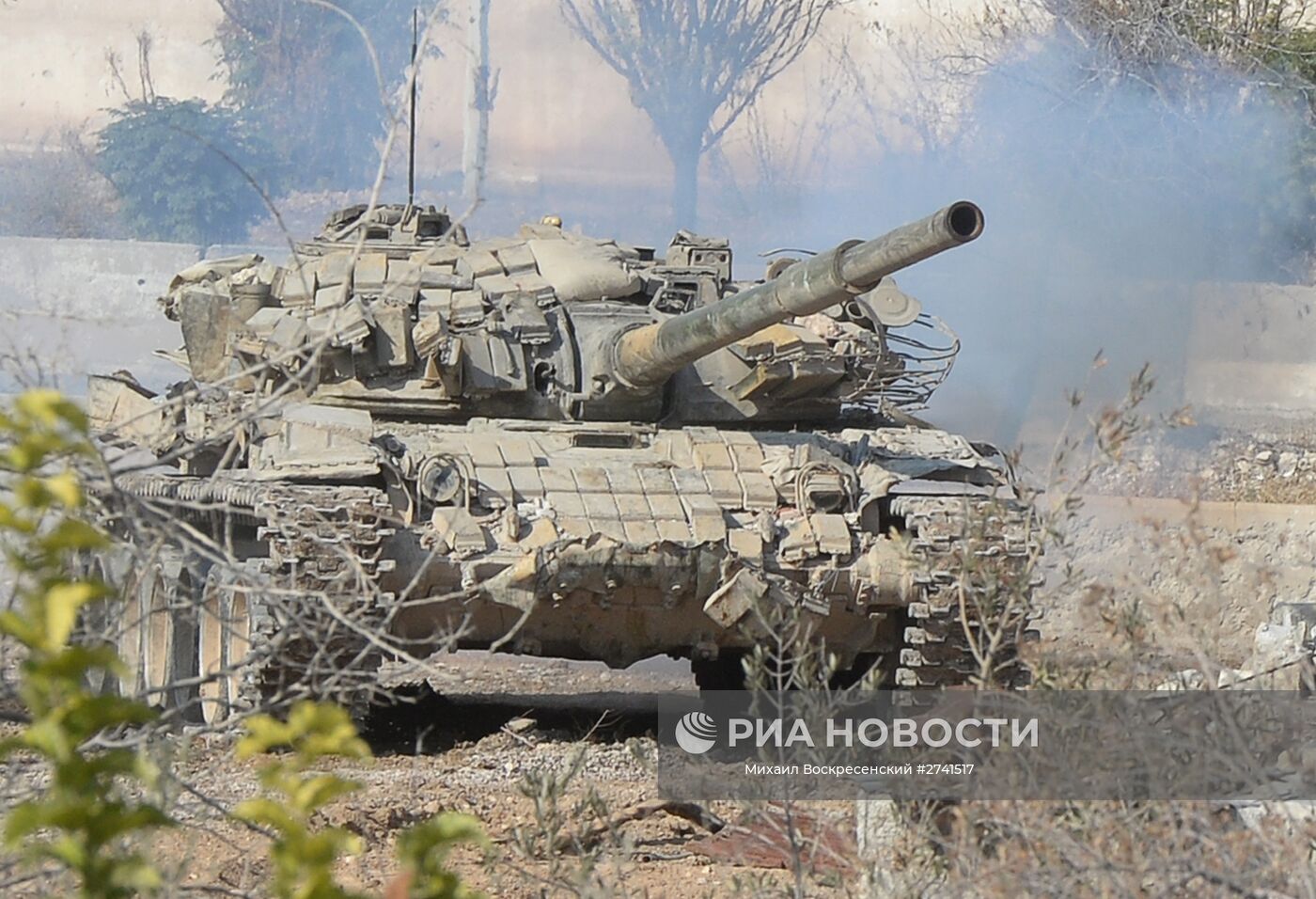 Видео боев танков. Т-72 В Сирии. Танк т72 в бою. Т-72ав сирийский. Танк т-72ав.