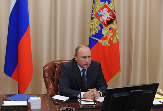 Президент РФ В.Путин провел видеоконференцию с российскими военными в Сирии