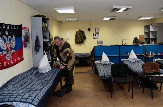 Ремонтные работы на военной базе в Донецке