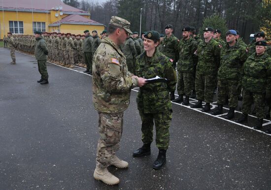 Инструкторы из США начали тренировать украинских военных под Львовом