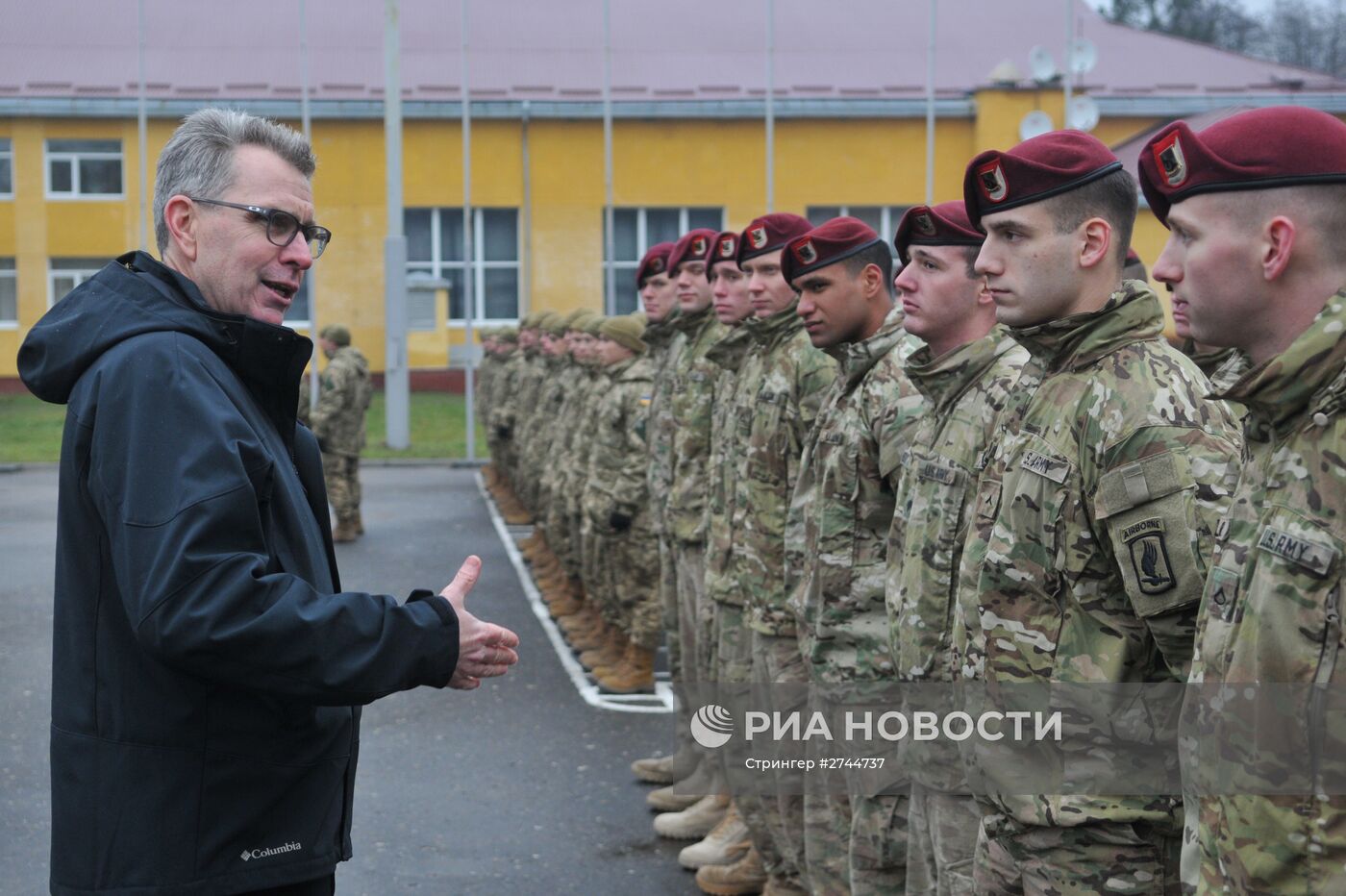 Инструкторы из США начали тренировать украинских военных под Львовом