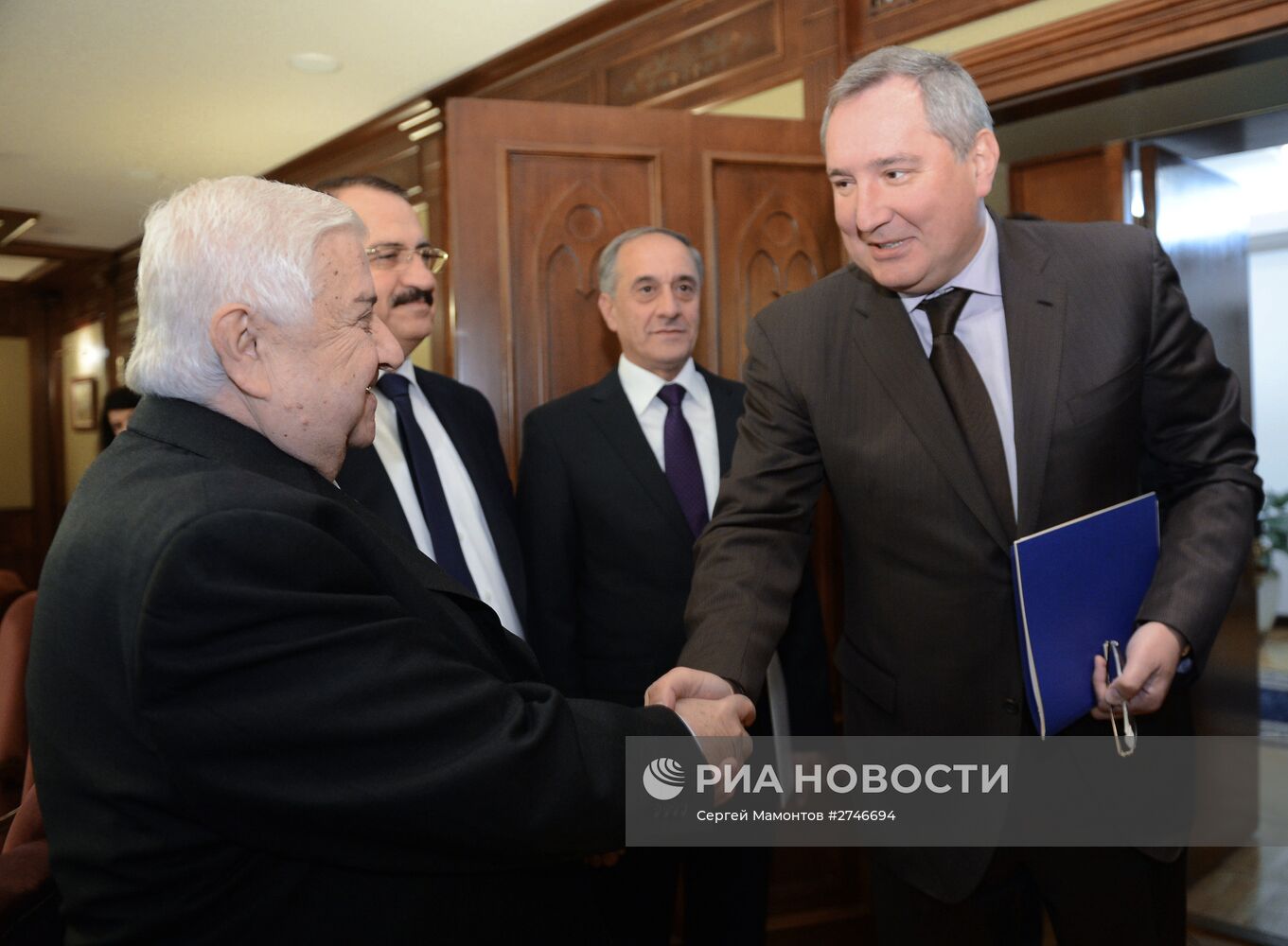 Вице-премьер правительства РФ Д.Рогозин встретился с министром иностранных дел Сирии В.Муаллемом